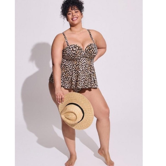 Torrid size 4DD/F Underwire Twist Front Tankini swim top - Picture 2 of 11